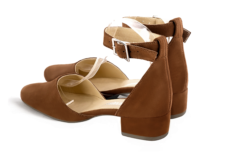 Caramel brown women's open side shoes, with a strap around the ankle. Round toe. Low block heels. Rear view - Florence KOOIJMAN